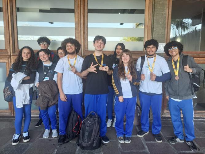 Premiação de estudantes medalhistas da Olimpíada de Matemática das Escolas Estaduais do Paraná