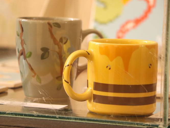 Peças em exposição na mostra dos modulados de Decalque em Porcelana e de Mosaico