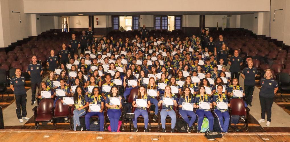 Estudantes atletas recebem premiação
