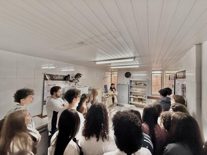 Turma do Prótese Dentária em visita técnica ao Museu Paranaense de Ciências Forenses