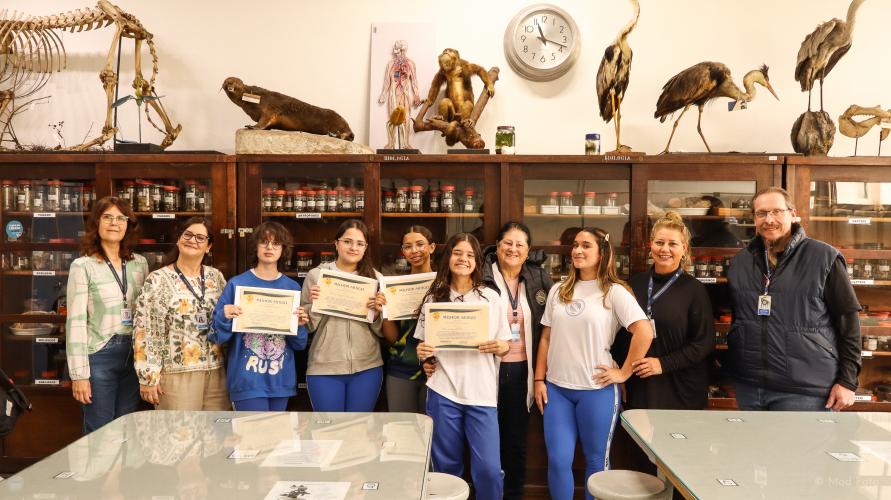 Estudantes recebem certificado