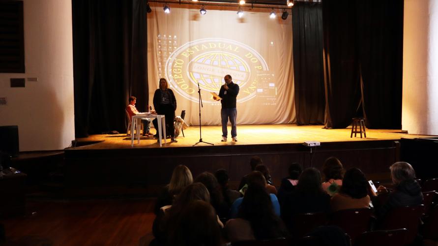 Assembleia no auditório