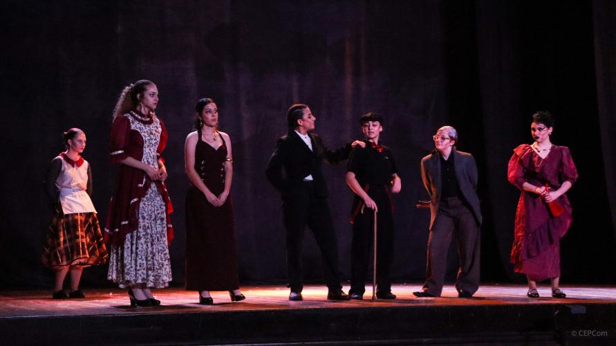 Estudantes do Técnico em Teatro encenam peça