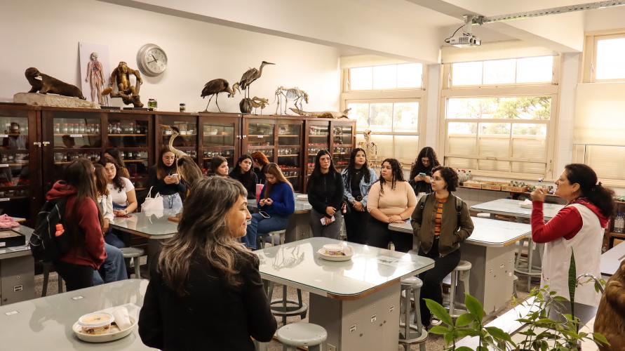 Estudantes de Pedagogia em visita ao CEP