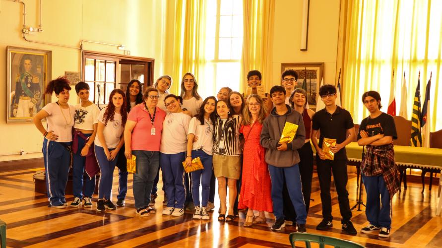 Homenagem a monitores do Centro de Memória
