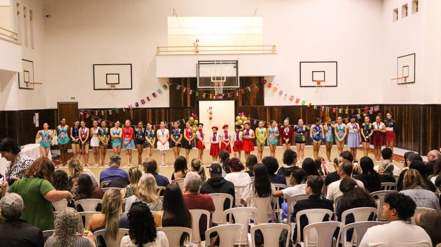 Ginastas do CEP na apresentação do Ginástica de Gala