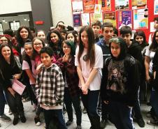 Estudantes ficam frente a frente com Miguel de Cervantes para aprender espanhol