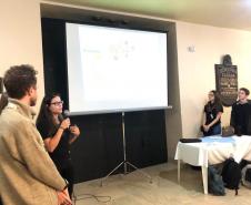 Estudantes de Medicina alertam sobre danos causados pelo álcool e cigarros