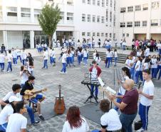 flash_mob_dancep_escolinha_de_arte