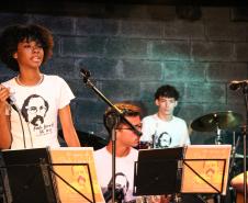 recital_escolinha_de_arte_80_anos_paulo_leminski_out2024