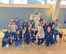 estudantes_da_sala_de_recursos_em_visita_ao_Coritiba