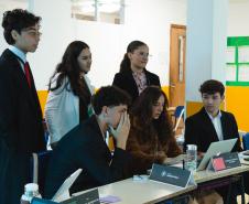 estudantes simulam reunião da ONU