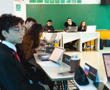 estudantes simulam reunião da ONU