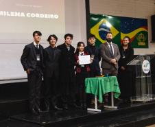 estudantes simulam reunião da ONU
