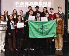 estudantes simulam reunião da ONU