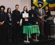 estudantes simulam reunião da ONU