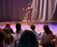 Estudantes do Dancep batem papo com Carmen Jorge