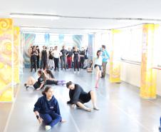 Turma do Dancep em oficina com diretor do Balé Teatro Guaíra