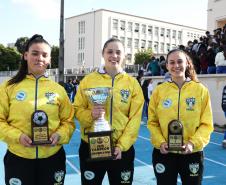 Equipe de futsal feminino é homenageada no campo do CEP