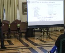 Direção e mães, pais e responsáveis em reunião no Salão Nobre