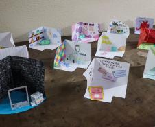 Trabalhos artísticos de estudantes, em exposição