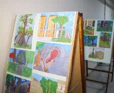 Trabalhos artísticos de estudantes, em exposição