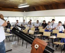 Estudantes no Observatório Astronômico do CEP