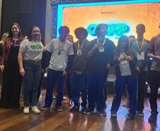 Premiação de estudantes medalhistas da Olimpíada de Matemática das Escolas Estaduais do Paraná