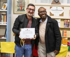 Participantes da equipe Akomabu CEP recebem certificado da Obereri