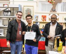 Participantes da equipe Akomabu CEP recebem certificado da Obereri