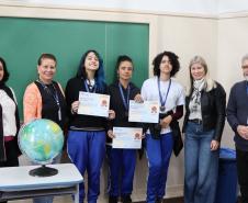Estudantes recebem medalha e certificado da Olimpíada Brasileira de Geografia
