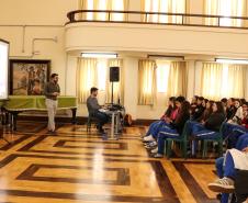 Palestra a turmas do Técnico em Prótese Dentária