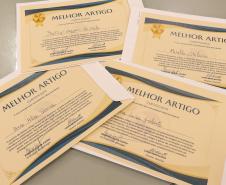 Estudantes recebem certificado