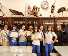 Estudantes recebem certificado