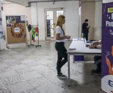 Estudantes participando das mostras de Conhecimento e da Educação Profissional