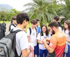 Estudantes participando das mostras de Conhecimento e da Educação Profissional