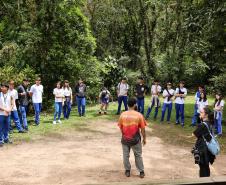 Estudantes participando das mostras de Conhecimento e da Educação Profissional