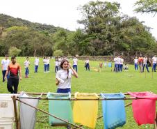 Estudantes participando das mostras de Conhecimento e da Educação Profissional