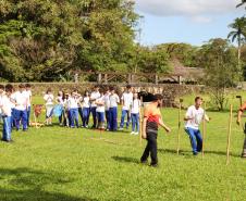 Estudantes participando das mostras de Conhecimento e da Educação Profissional