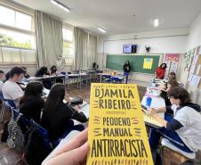 estudantes em práticas pedagógicas de Espanhol