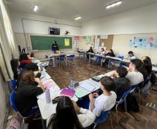 estudantes em práticas pedagógicas de Espanhol