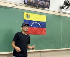 Aunos e alunas monitores