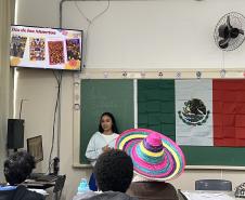 Aunos e alunas monitores