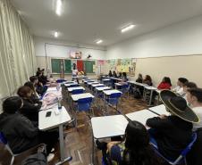 Aunos e alunas monitores