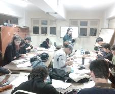 Estudantes de Áudio e Vídeo em oficinas de animação e de roteiro