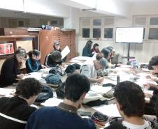 Estudantes de Áudio e Vídeo em oficinas de animação e de roteiro