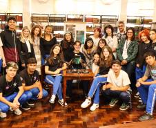 Estudantes realizam podcast