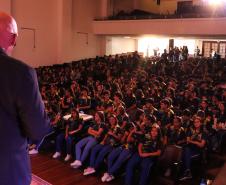 Estudantes atletas do CEP recebem homenagem