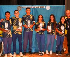 Estudantes atletas do CEP recebem homenagem