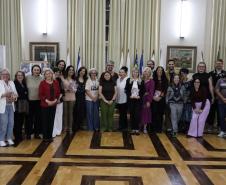 Entrega dos livros do Sedução Poética 2025